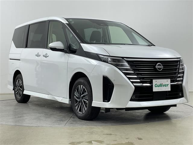 セレナ 1.4 e-4ORCE ハイウェイスターV 4WD 4WD 修復歴無し