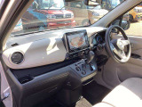 ご納車時には再度洗車・室内清掃を行い展示中についてしまった汚れも落として気持ち良くお乗りいただける状態にして納めさせていただきます!