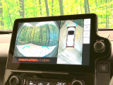 【パノラミックビューモニター】専用のカメラにより、上から見下ろしたような視点で360度クルマの周囲を確認することができます☆死角部分も確認しやすく、狭い場所での切り返しや駐車もスムーズに行えます。