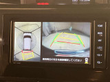 車を上から見たような視点のパノラミックビューモニター。後方の死角だけでなく左右や前方の障害物の発見もしやすくなります!