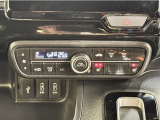 お好みの温度に設定すれば、車内の温度を検知し自動で調整してくれるオートエアコン!暑い、寒いと何度もスイッチを操作しなくても済みます☆☆