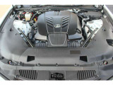 自然吸気(NA)の大排気量5.0リッターエンジン。「LFA」の意思を受け継いだサウンドジェネレーターや排気バルブ制御により官能的なV8サウンドを発生させます。