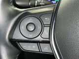 ステアリングスイッチ装備!運転しながら手元でオーディオの操作などができます。