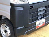 死角になりやすい左右方向の障害物をブザーで知らせてくれるコーナーセンサー搭載