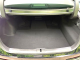 積み下ろしのしやすいデッキにはたっぷりと荷物を積み込んでいただけます。遊びから仕事まで、様々なシーンで頼れます♪