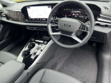洗練された機能性の高いインテリア。長く使っても飽きないデザインがAudiです。触感にもこだわっております。