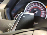 【パドルシフト】シフトアップ、シフトダウンをステアリング操作の一環として操作可能です。スポーツ走行、エンジンブレーキを使う場面には大変便利です。