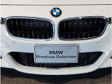 BMWのオートライトは積極的にライトをつけることにより、自車の存在を周囲に向けアピールいたします。それは安全性への配慮でもあります。