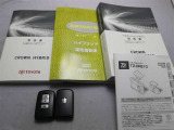 取説・メンテナンスノート・スマートキーの3点セットです。