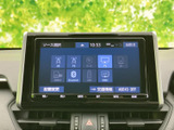AM・FMやBluetooth、USBなど、選択できる音源が画面にまとめて表示されています。聴きたい音源を確認しやすく、通勤やお出かけの際にも使いやすい装備です。