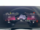 ●バーチャルコックピット『メーターパネル内に高解像度の液晶ディスプレイを配置。ドライバーは視線の移動を少なくすることができます。