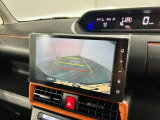 バックカメラ付きで後方確認がしやすく、駐車も安心の一台です。