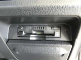 高速道路を賢く使うETC2.0装備です。高速道路とクルマが情報を連携して渋滞の迂回ルートや災害時の適切な誘導をしてくれたりします。