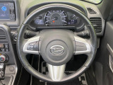 【純正革巻きステアリング】上質な革を使用することで、手にしっかり馴染みとても運転しやすいハンドルです♪