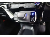 エレクトロシフトマチックを採用♪ 軽い操作でシフトチェンジができ、運転席まわりもスッキリとした先進的なデザインです(^^)/
