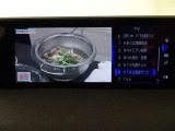【TV】停車中であれば、テレビを楽しむこともできるので、ドライブ中の休憩中に気分転換や車の中で時間をつぶすことだってできます♪