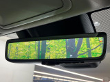 【デジタルインナーミラー】後席の大きな荷物や同乗者で後方が確認しづらい時でも安心!カメラが撮影した車両後方の映像をルームミラー内に表示。クリアな視界で状況の確認が可能です!
