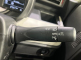 【オートライト】周りの明るさに応じて自動でヘッドライトの点灯・消灯ができる機能です!ライトの付け忘れ・消し忘れなどが無くなり、雨の日や夕方の走行も安心!トンネル通過時も便利ですね♪