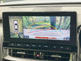【パノラミックビューモニター】専用のカメラにより、上から見下ろしたような視点で360度クルマの周囲を確認することができます☆死角部分も確認しやすく、狭い場所での切り返しや駐車もスムーズに行えます。