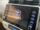 【9型メーカー純正ナビ】インテリアに溶け込むスタイリッシュな「専用設計」メーカーナビを装備♪視認性や操作性など基本性能にも優れ、より上質なカーライフをお楽しみいただけます。