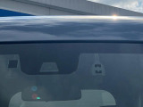 【ホンダセンシング】走行中に前方の車両等を認識し、衝突しそうな時は警報とブレーキで衝突回避と被害軽減をアシスト。より安全にドライブをお楽しみいただけます。