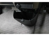 運転席と助手席の間にセンターロアボックスがあります!