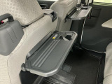丁寧にタール・ピッチをオートライフで落とし、ボディー全体に水をかけ専用のネンドで擦ります。その後、極細めのコンパウンドとファインを使用し仕上げております。