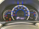 視認性の高いメーターで、運転に必要な情報をしっかり確認できます。運転状況を把握しやすく、安全運転をサポートします。直感的に操作可能です。