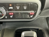 運転席/助手席シートヒーターで寒い日もすぐに温かくなり快適に過ごせます。2段階の温度調整が可能です