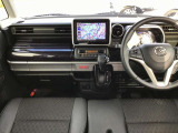 広々とした視界で運転も快適。勿論、安心、安全なSRSエアバックシステム運転席&助手席付