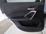 当店では第三者機関による車両品質鑑定を導入し、修復歴車を排除。鑑定書が発行されますので、ぱっと見ただけでは分からない箇所まで納得した上でご検討いただけます。※一部未実施の場合がございます。