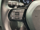 ステアリングにオーディオ操作スイッチが付いています。オーディオ画面に直接タッチしなくても操作が出来ますので、運転に集中できます。
