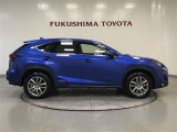 【まるごとクリーニング】シートを取り外し、車内を徹底洗浄。隅々まで丁寧に仕上げています。