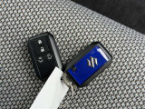 キーを取り出さずにドアを施錠&解錠。クルマの始動も可能です。