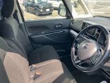 毎回座るフロントシート。運転席は使用する部分ですので、座り心地が重要です!