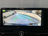 前後左右4つのカメラで、上から見たような映像をお届け、駐車時も安心、アラウンドビューモニター付(肉眼では確認し辛い左前の映像に切り替えることも可能です)。
