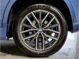 【BMWアロイホイル】軽量かつ強度に拘ったアロイホイル。走行性能ポテンシャルを引き出す設計。車の足元を引き締めてくれる大きなポイントはアロイホイルです。