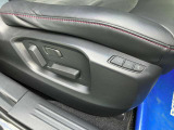 【10Wayパワーシート】 細かい角度調節が可能な、電動シートです。シートポジションの記憶機能つきで便利。