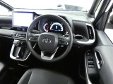 見通しのよいすっきりとした視界で、誰でも運転しやすいです。運転のしやすさは疲れにくさにも繋がりますよ♪