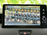 テレビ映像を画面で視聴できる装備です。お出かけ先で停車している間の休憩時間などに、映像を楽しめます。画面からメニューへ移動できる点も便利です。