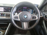 ◆インスツルメントパネルやインテリアトリムなどは、調和しなが洗練された室内を作り上げ、スイッチ類によって、優れた操作性をも実現。ドライバーの視線や動線を考え、人間工学に基づきデザインされています◆