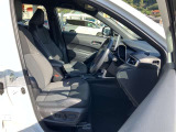 運転席・助手席です