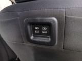 充電用端子付き。スマートフォンなどの充電に便利です。
