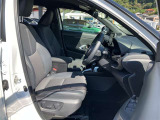 運転席・助手席です