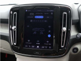 先進のエアピュリファイヤー(PM2.5センサー付)は、車内に侵入する有害なPM2.5微粒子を最大80%除去。よりクリーンで健康的な空気で満たされたキャビンであなたとあなたの大切なゲストをお迎えします。