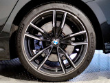 BMW純正アルミホイールです。納車時にはアルミホイールコーティングも承っております!是非ご検討下さいませ。