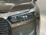 LEDヘッドライトは、点灯の瞬間から最大光量を発揮し、突然暗くなるトンネルなどでの安定感を高めます。