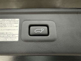 【パワーバックドア】スイッチひとつで開閉可能な電動のバックドアです。挟み込み防止機能も付いていて安心もプラス!