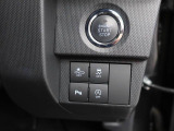 当社は購入後のアフターケアを大切にしております。納車後、1ヶ月無料点検、半年ごとにあんしん点検、12ヶ月法定点検の誘致をします。また車検までの点検をセットにした『ワンダフルパスポート』を販売中です。