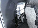 スペアタイヤレス車です。応急セットを搭載しております。